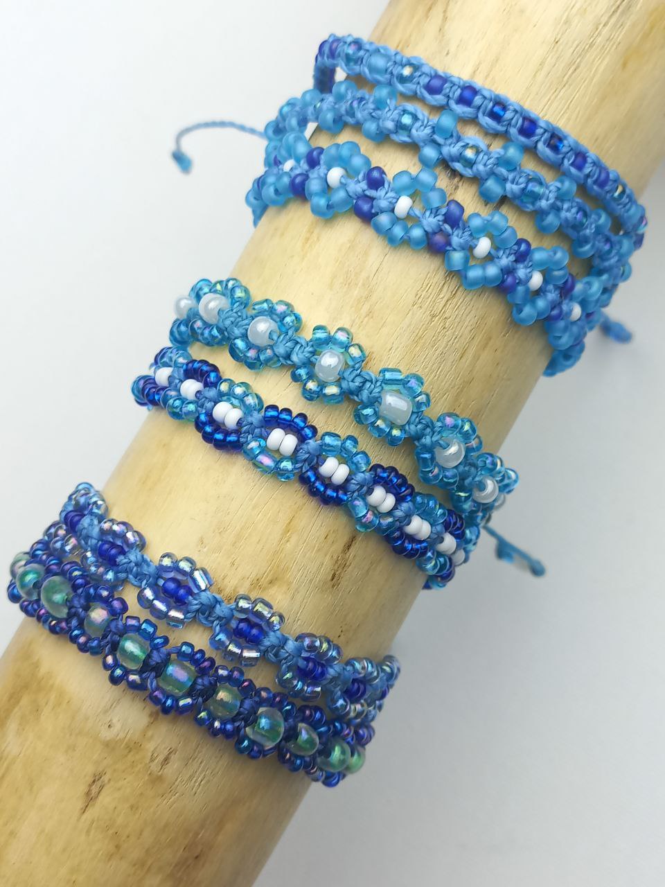 bransoletka_z_koralikow_kolorowych